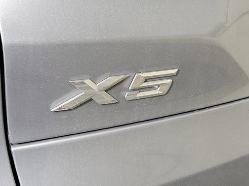 Gray Metallic 2024 BMW X5 xDrive40i
