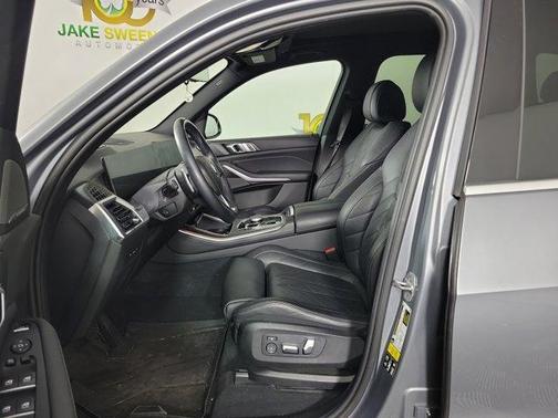 Gray Metallic 2024 BMW X5 xDrive40i