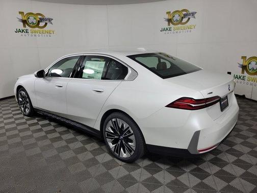 Mineral White Metallic 2027 BMW 530 i xDrive