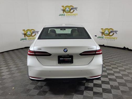 Mineral White Metallic 2027 BMW 530 i xDrive