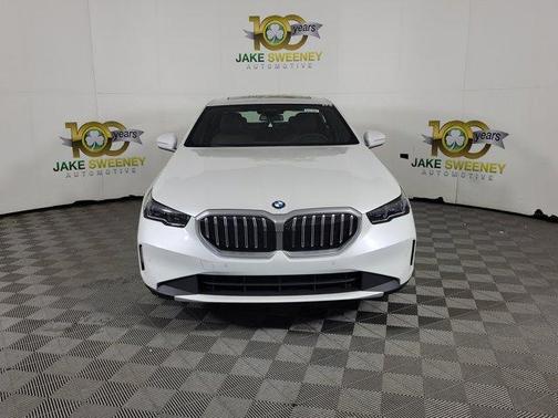 Mineral White Metallic 2027 BMW 530 i xDrive