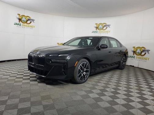 2025 BMW 750e xDrive