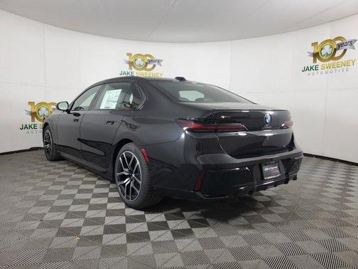 2025 BMW 750e xDrive