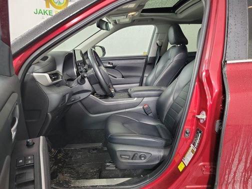 2023 Toyota Highlander Hybrid XLE