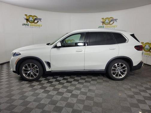 Alpine White 2024 BMW X5 xDrive40i
