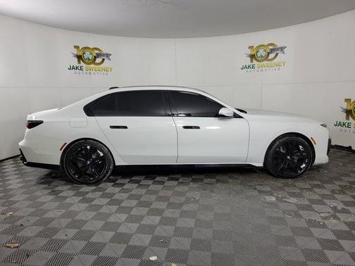 2023 BMW 760 760i xDrive