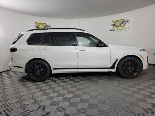 2026 BMW X7 M60i