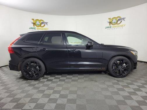 2024 Volvo XC60 Recharge Plug-In Hybrid T8 Ultimate Black Edition