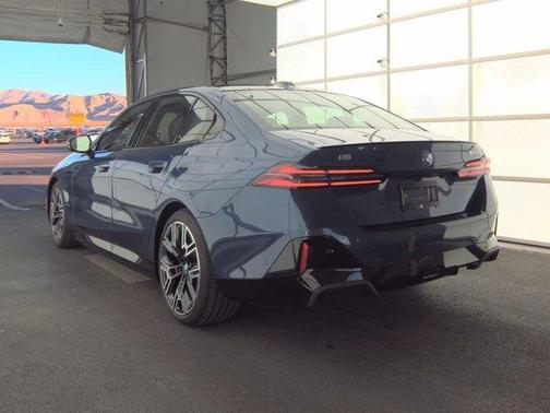 2025 BMW i5 xDrive40