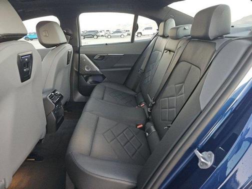 2025 BMW i5 xDrive40