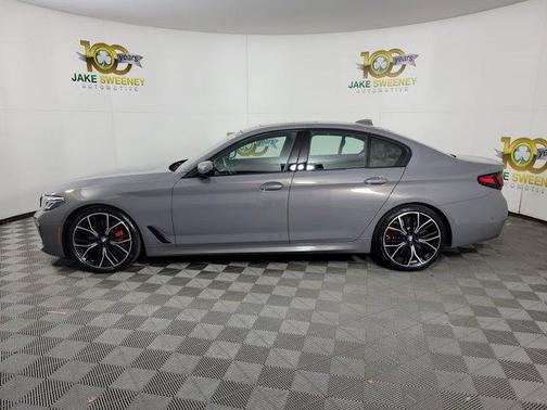 Metallic 2022 BMW M550 i xDrive