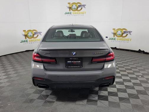 Metallic 2022 BMW M550 i xDrive