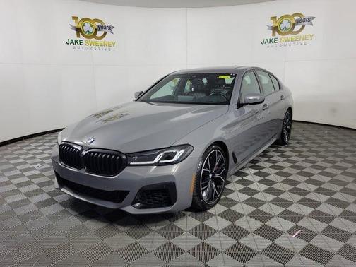 Metallic 2022 BMW M550 i xDrive