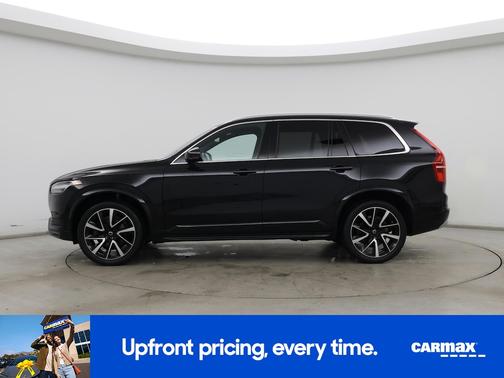 2022 Volvo XC90 T6 Momentum