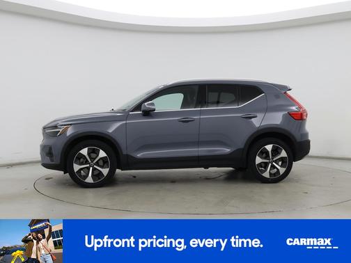2023 Volvo XC40 B5 Plus Bright Theme