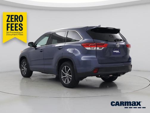 Blue 2018 Toyota Highlander XLE