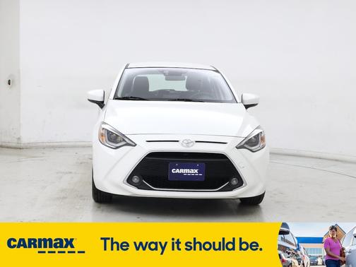 2020 Toyota Yaris XLE