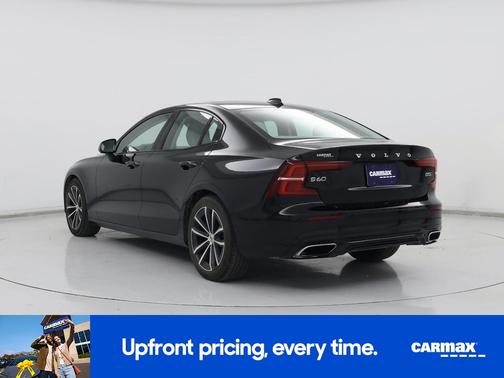 2022 Volvo S60 B5 Momentum