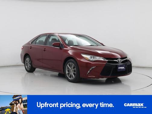 Red 2016 Toyota Camry SE