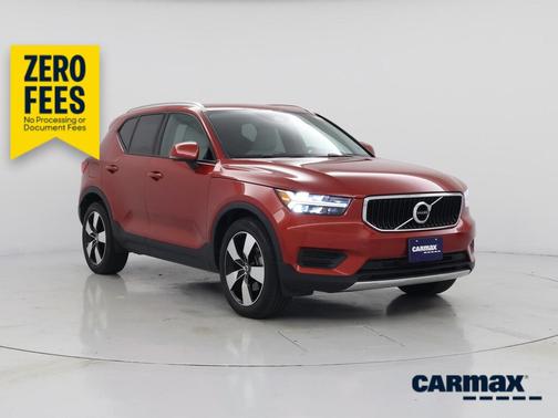 Red 2020 Volvo XC40 T5 Momentum