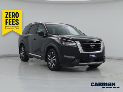 Black 2022 Nissan Pathfinder Platinum