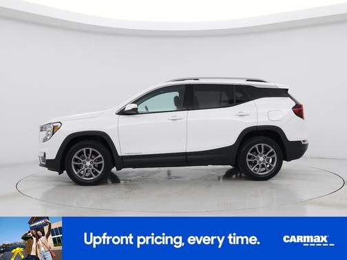 White 2024 GMC Terrain SLT