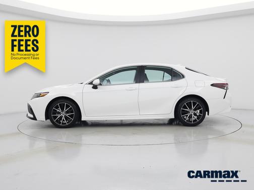 White 2023 Toyota Camry SE