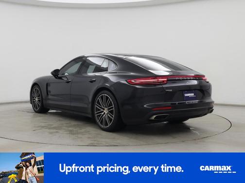 2018 Porsche Panamera 