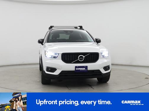 2022 Volvo XC40 T5 R-Design