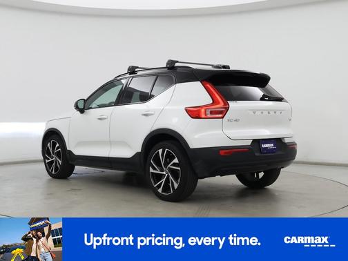 2022 Volvo XC40 T5 R-Design