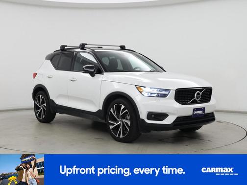 2022 Volvo XC40 T5 R-Design