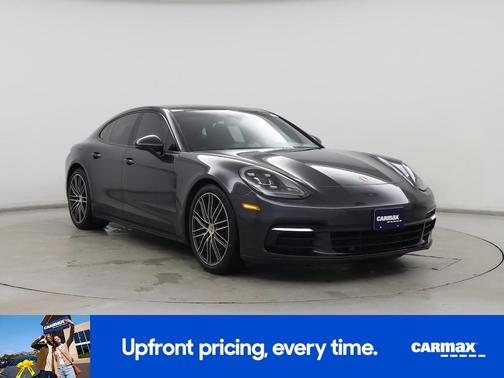 2018 Porsche Panamera 