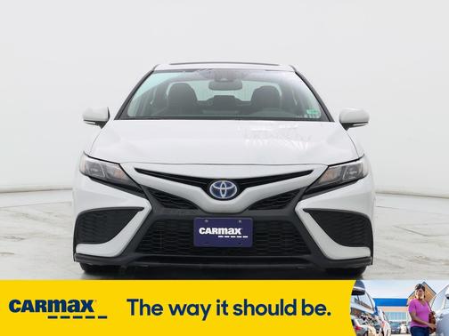2024 Toyota Camry Hybrid SE