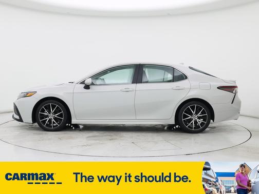 2024 Toyota Camry Hybrid SE