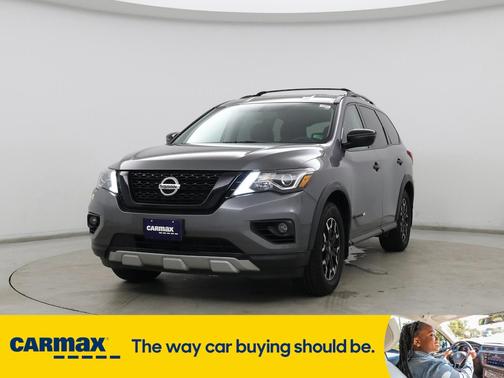 2020 Nissan Pathfinder SV