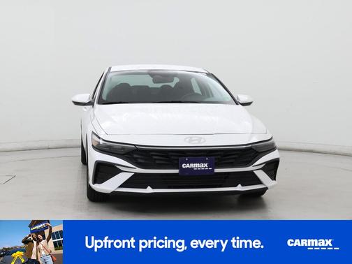 2024 Hyundai ELANTRA SE
