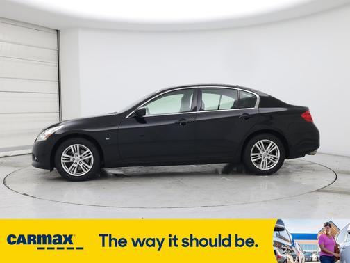 2015 INFINITI Q40