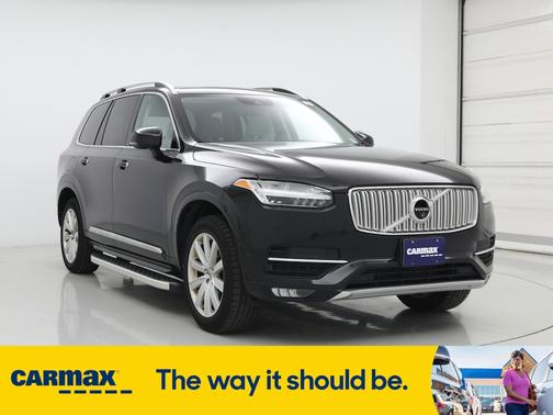 2017 Volvo XC90 T6 Momentum