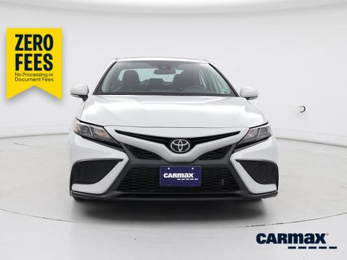 White 2023 Toyota Camry SE