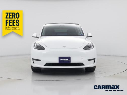 White 2024 Tesla Model Y Long Range