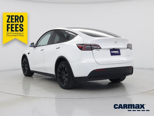 White 2024 Tesla Model Y Long Range