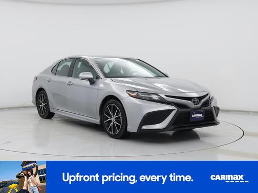 Silver 2024 Toyota Camry SE