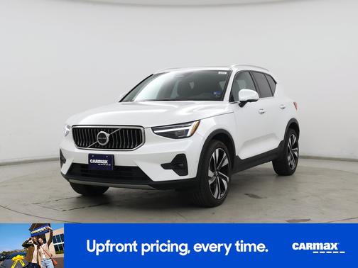 2024 Volvo XC40 B5 Ultimate Bright Theme