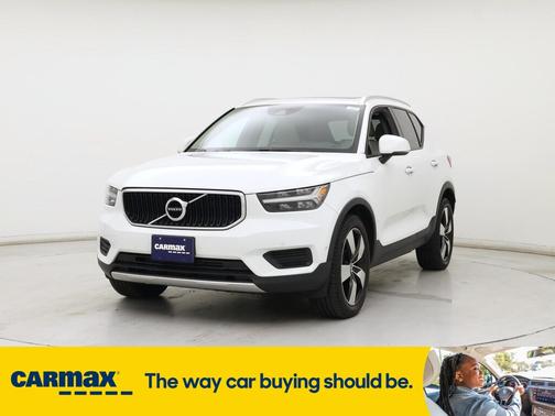 2019 Volvo XC40 T5 Momentum