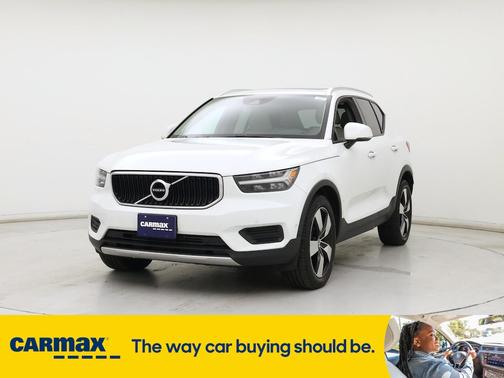 2019 Volvo XC40 T5 Momentum