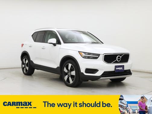 2019 Volvo XC40 T5 Momentum
