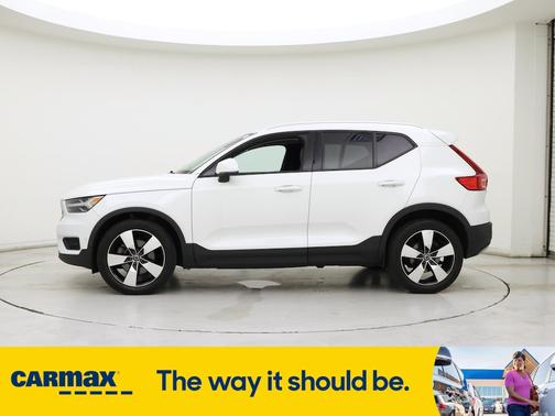 2019 Volvo XC40 T5 Momentum