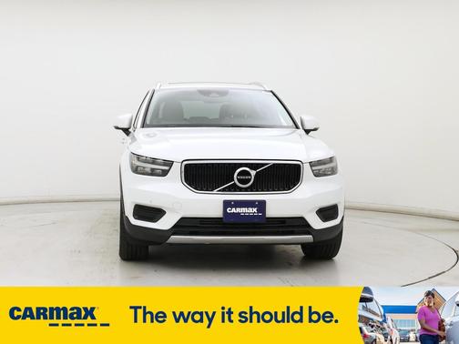 2019 Volvo XC40 T5 Momentum