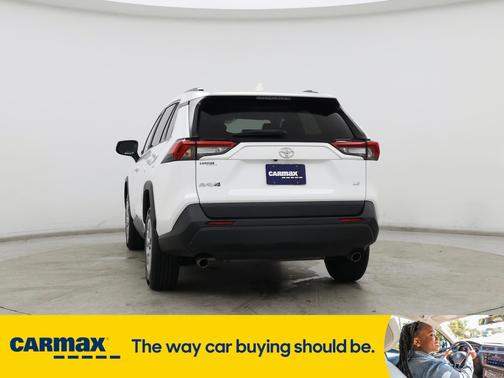 2020 Toyota RAV4 LE