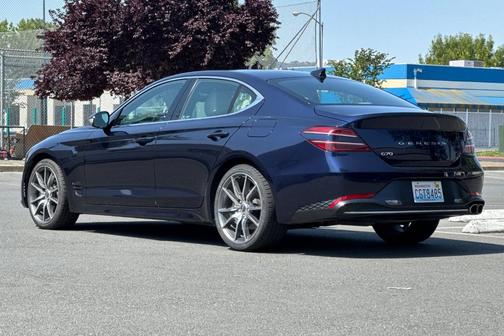 2023 Genesis G70 2.0T